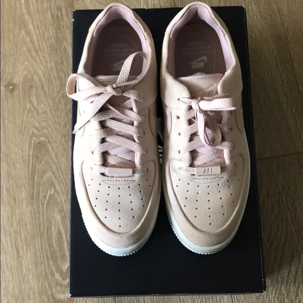 Nike Platform AF1 sage low